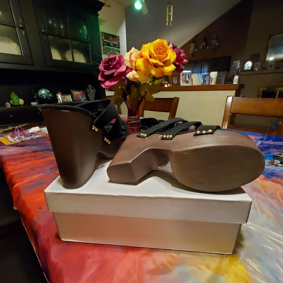 Shoes - Picture 2 of 2